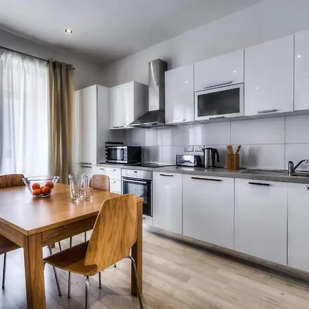 Perfectly Located * Sliema